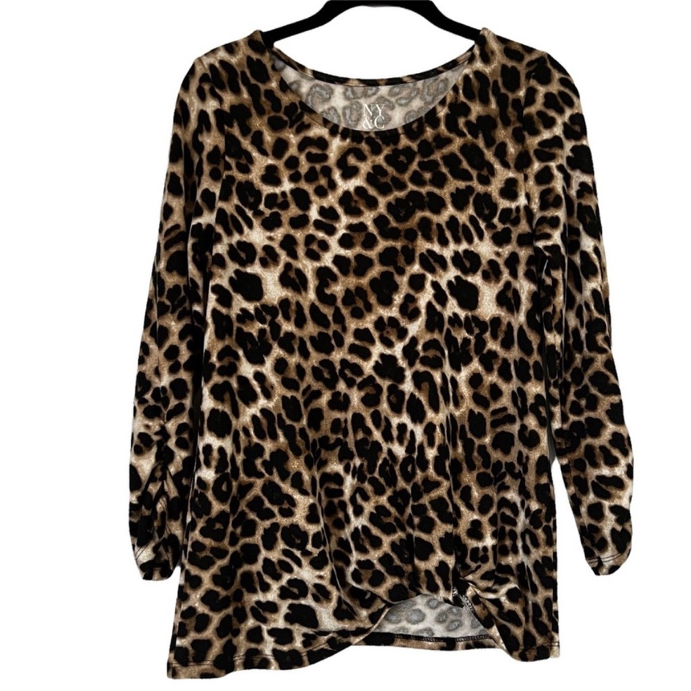 🔵 3/ $15 - New York & Company Leopard Ruched Sleeve Top Size XS